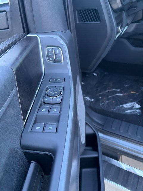 2027 Ford F-350 Lariat DRW