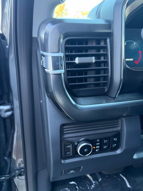 2027 Ford F-350 Lariat DRW