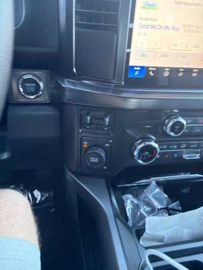 2027 Ford F-350 Lariat DRW