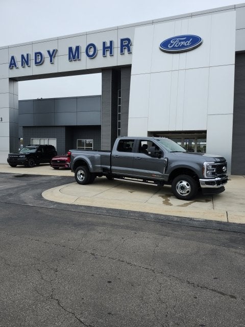 2027 Ford F-350 Lariat DRW