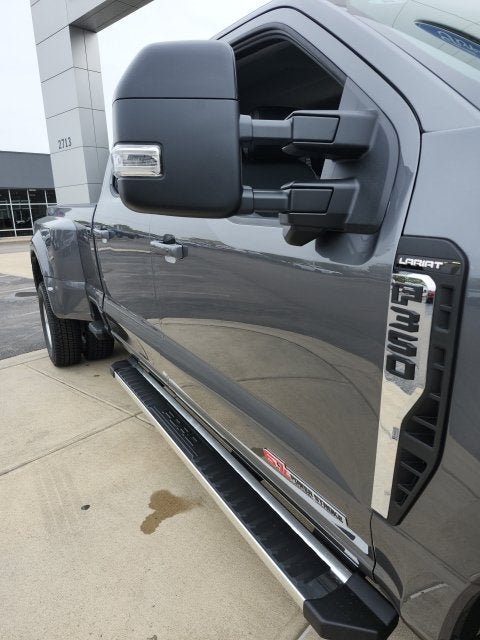 2027 Ford F-350 Lariat DRW