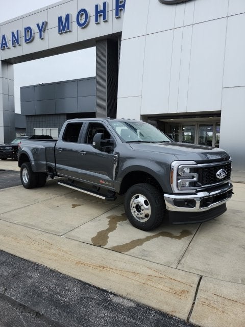 2027 Ford F-350 Lariat DRW