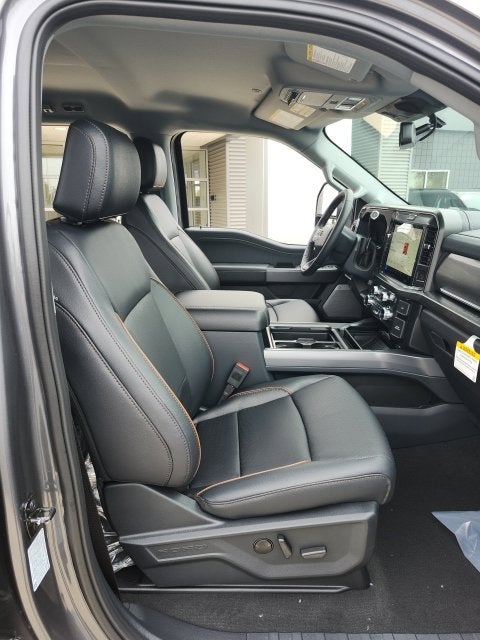 2027 Ford F-350 Lariat DRW