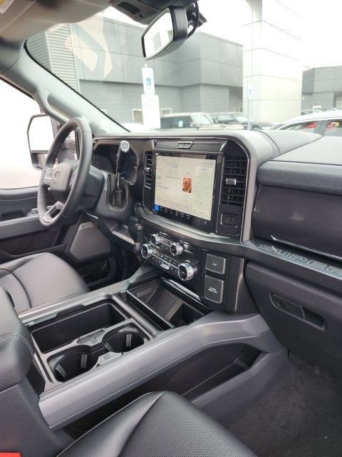 2027 Ford F-350 Lariat DRW