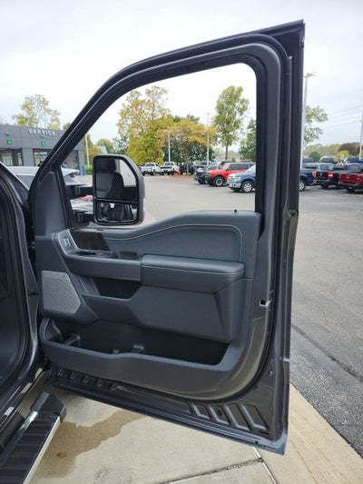 2027 Ford F-350 Lariat DRW