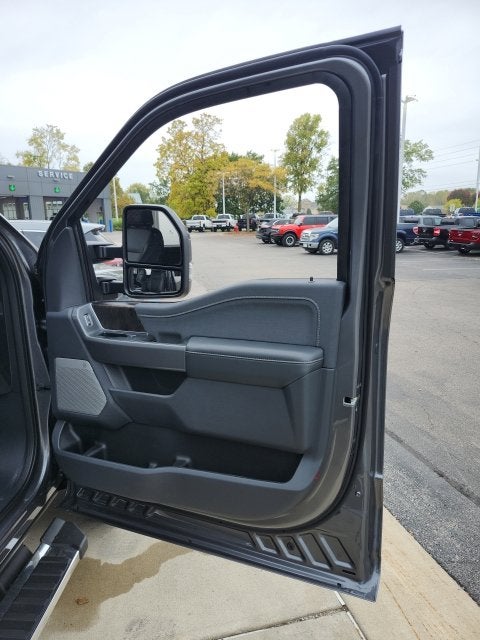 2027 Ford F-350 Lariat DRW
