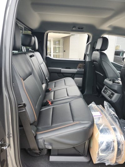 2027 Ford F-350 Lariat DRW