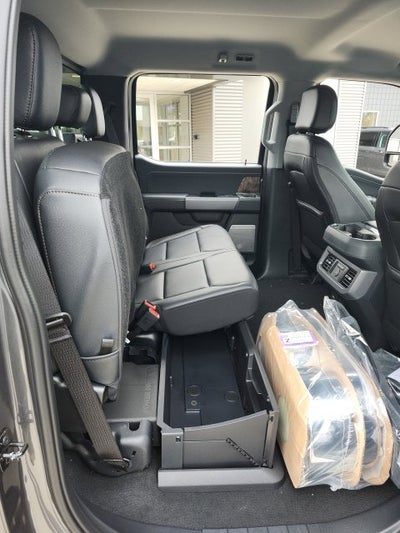 2027 Ford F-350 Lariat DRW
