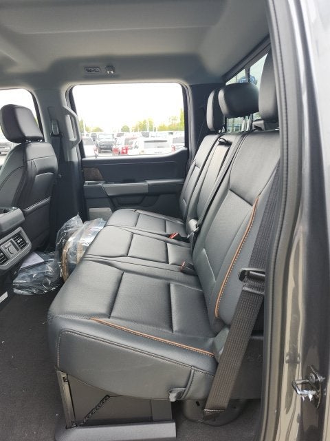 2027 Ford F-350 Lariat DRW