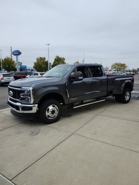 2027 Ford F-350 Lariat DRW