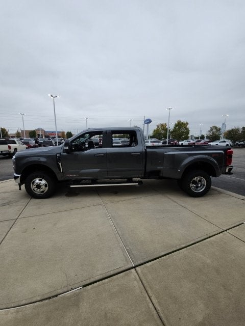 2027 Ford F-350 Lariat DRW