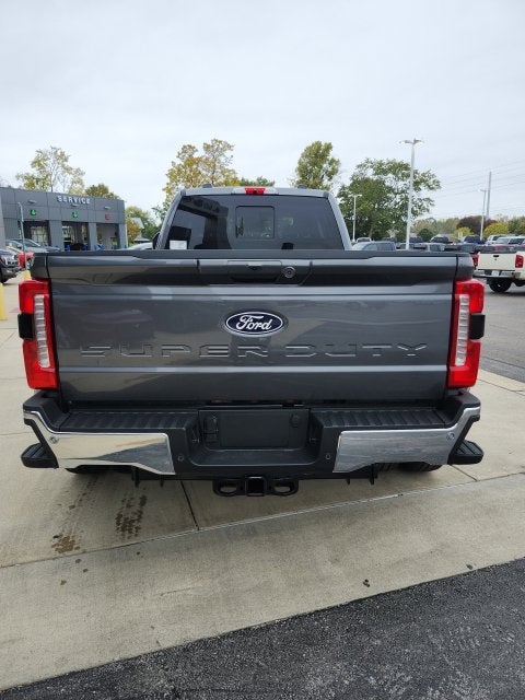 2027 Ford F-350 Lariat DRW