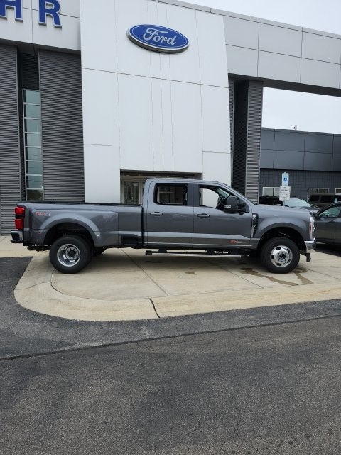 2027 Ford F-350 Lariat DRW