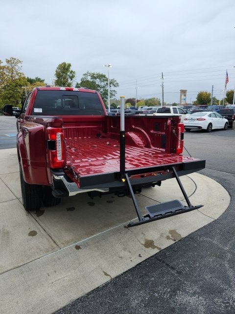 2027 Ford F-350 Lariat DRW