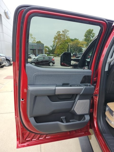 2027 Ford F-350 Lariat DRW