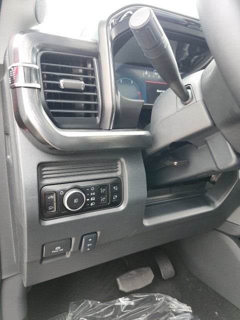 2027 Ford F-350 Lariat DRW