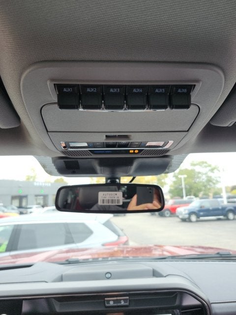 2027 Ford F-350 Lariat DRW
