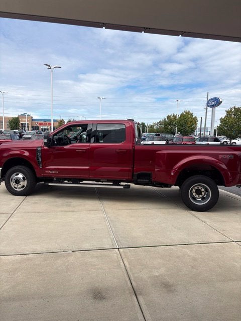 2027 Ford F-350 Lariat DRW