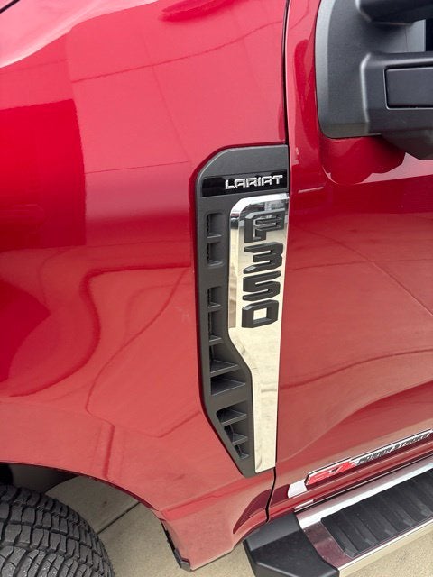 2027 Ford F-350 Lariat DRW