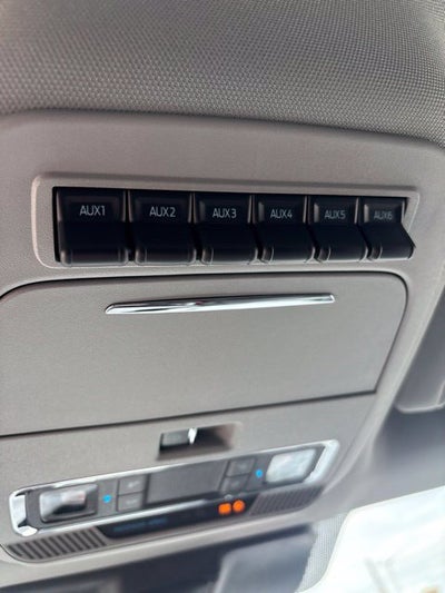 2027 Ford F-350 Lariat DRW