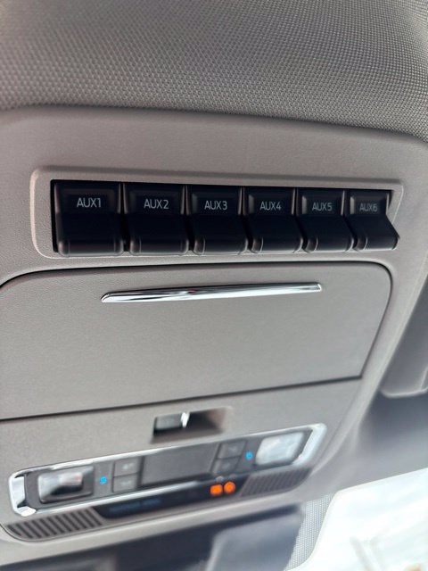2027 Ford F-350 Lariat DRW