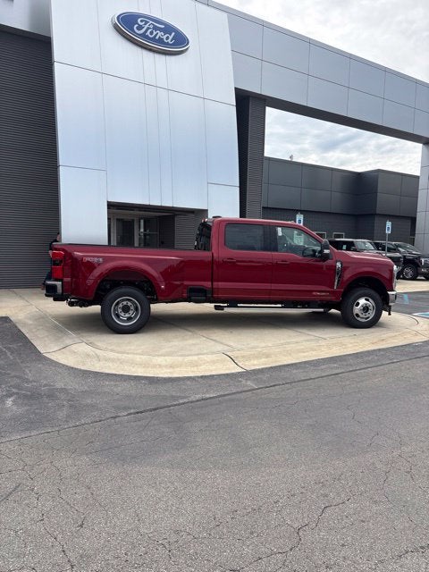 2027 Ford F-350 Lariat DRW