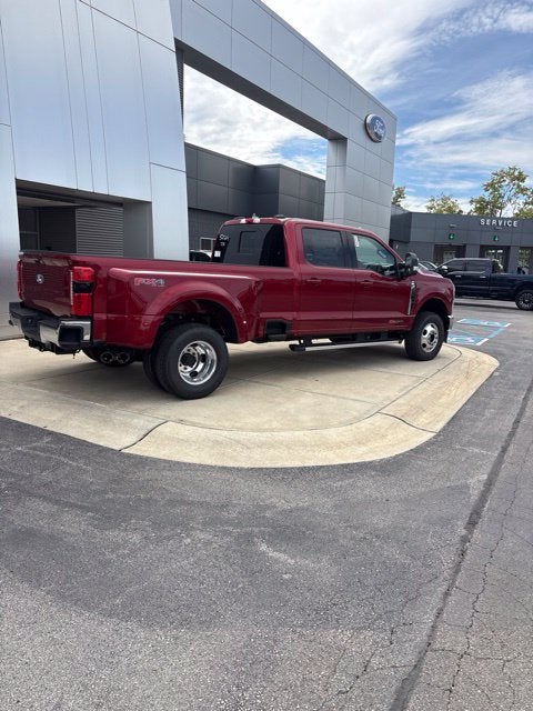 2027 Ford F-350 Lariat DRW