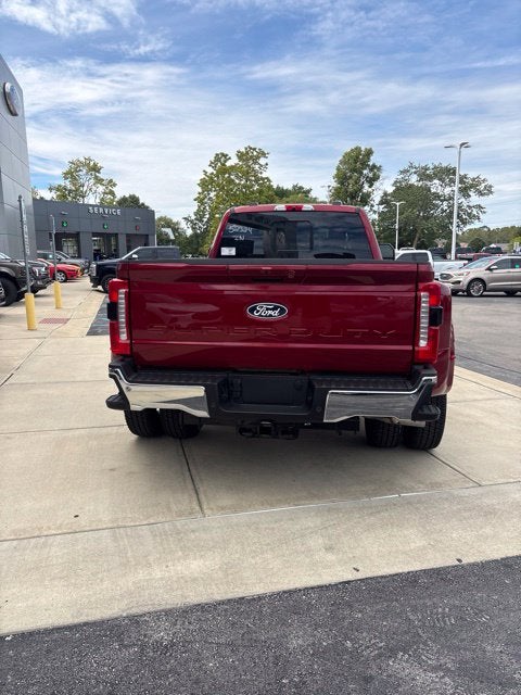 2027 Ford F-350 Lariat DRW