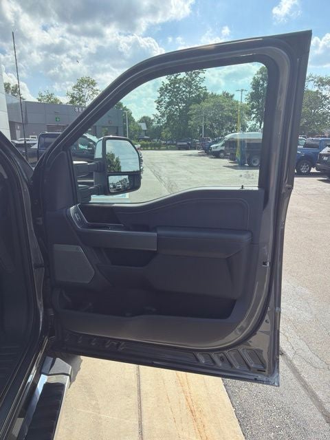 2026 Ford F-350 Lariat DRW
