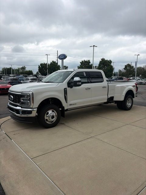 2026 Ford F-350 Lariat DRW