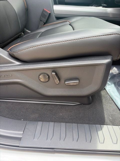 2026 Ford F-350 Lariat DRW