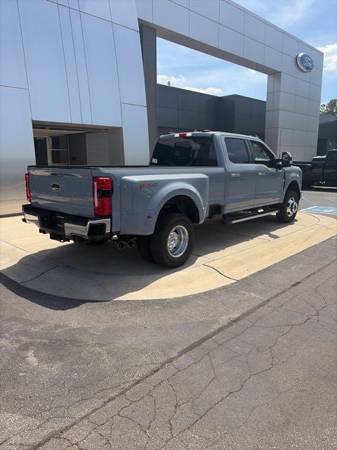 2026 Ford F-350 Lariat DRW