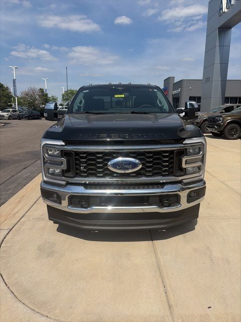 2026 Ford F-350 Lariat DRW