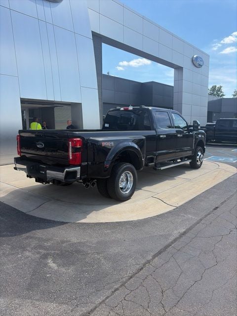 2026 Ford F-350 Lariat DRW