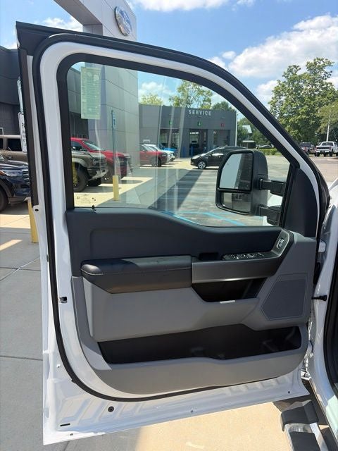 2026 Ford F-350 XLT DRW