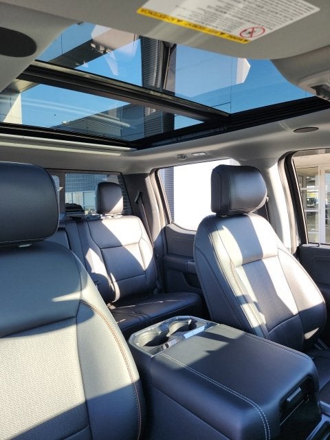 2027 Ford F-450 Lariat DRW