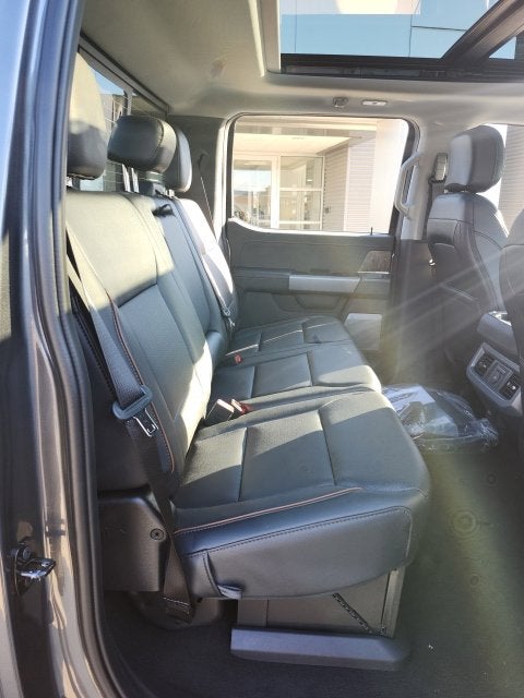2027 Ford F-450 Lariat DRW