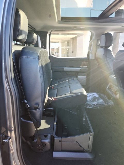 2027 Ford F-450 Lariat DRW