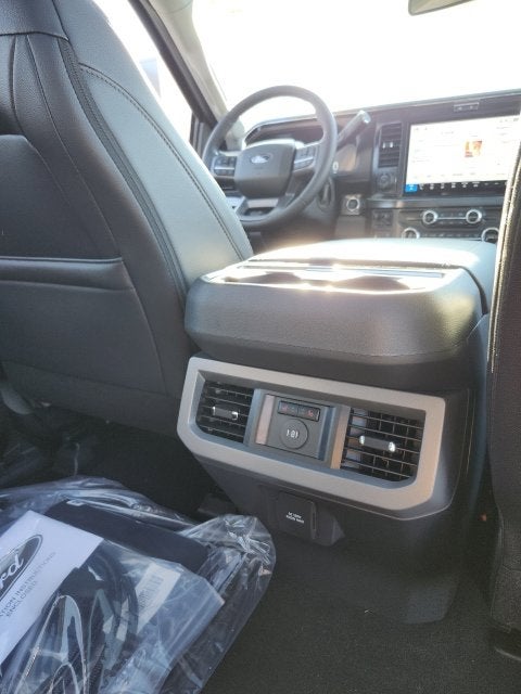 2027 Ford F-450 Lariat DRW