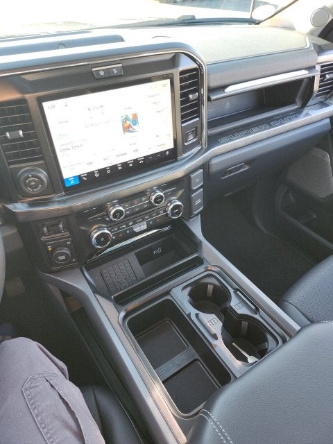 2027 Ford F-450 Lariat DRW