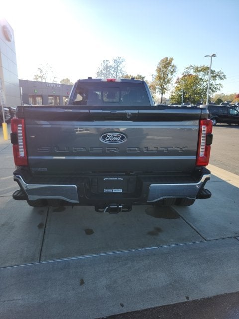 2027 Ford F-450 Lariat DRW