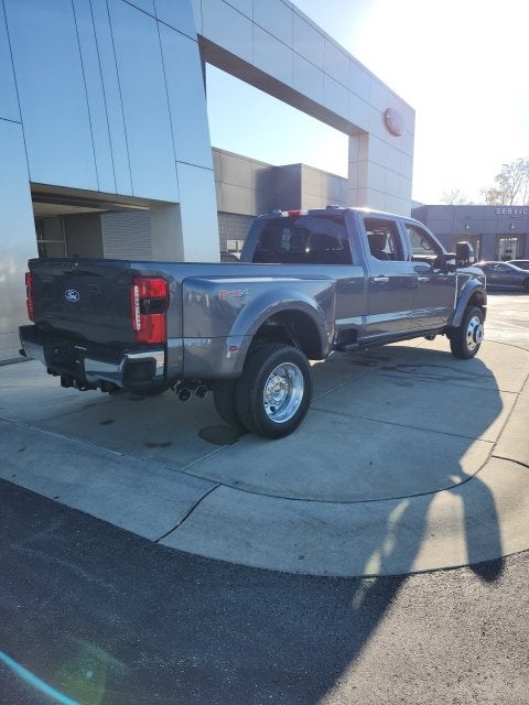 2027 Ford F-450 Lariat DRW