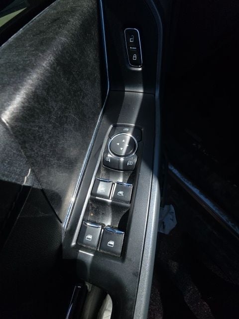 2023 Ford F-150 Lightning XLT