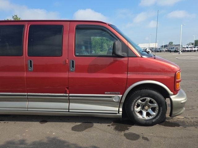 2002 GMC Savana G1500 135 WB