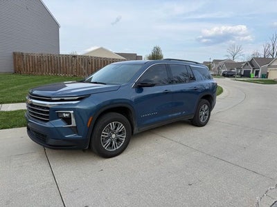 2024 Chevrolet Traverse LT