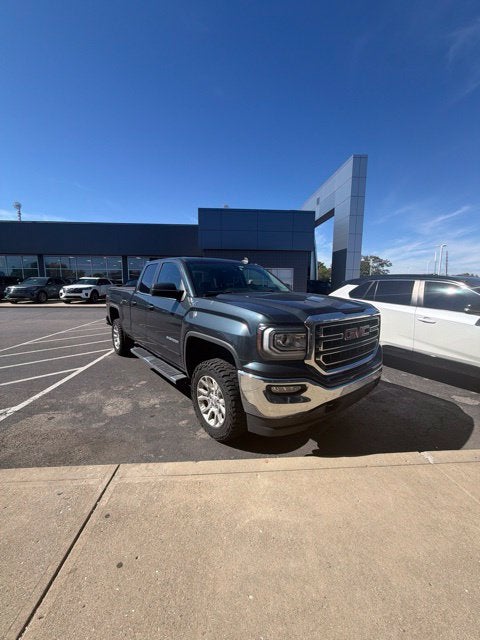 2018 GMC Sierra 1500 SLE 4WD photo