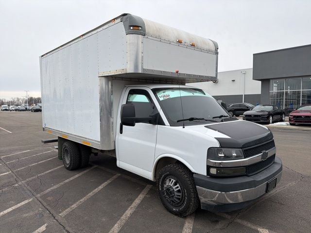 2017 Chevrolet Express 3500 Work Van Cutaway