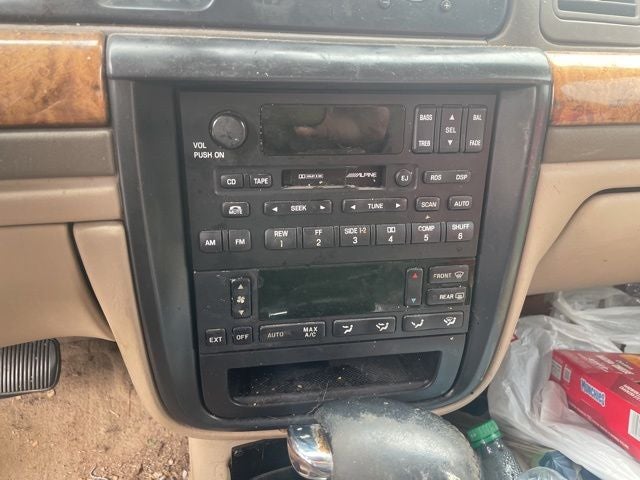 2002 Lincoln Continental Base