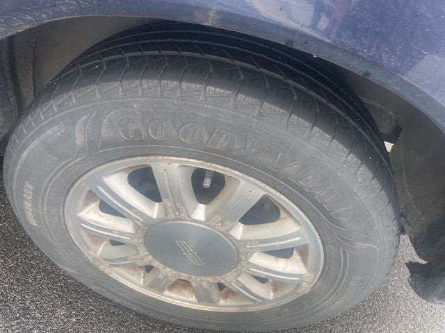 2002 Lincoln Continental Base