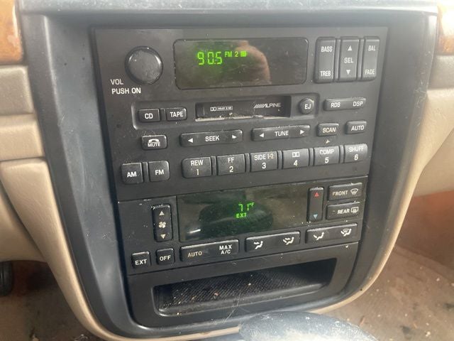 2002 Lincoln Continental Base